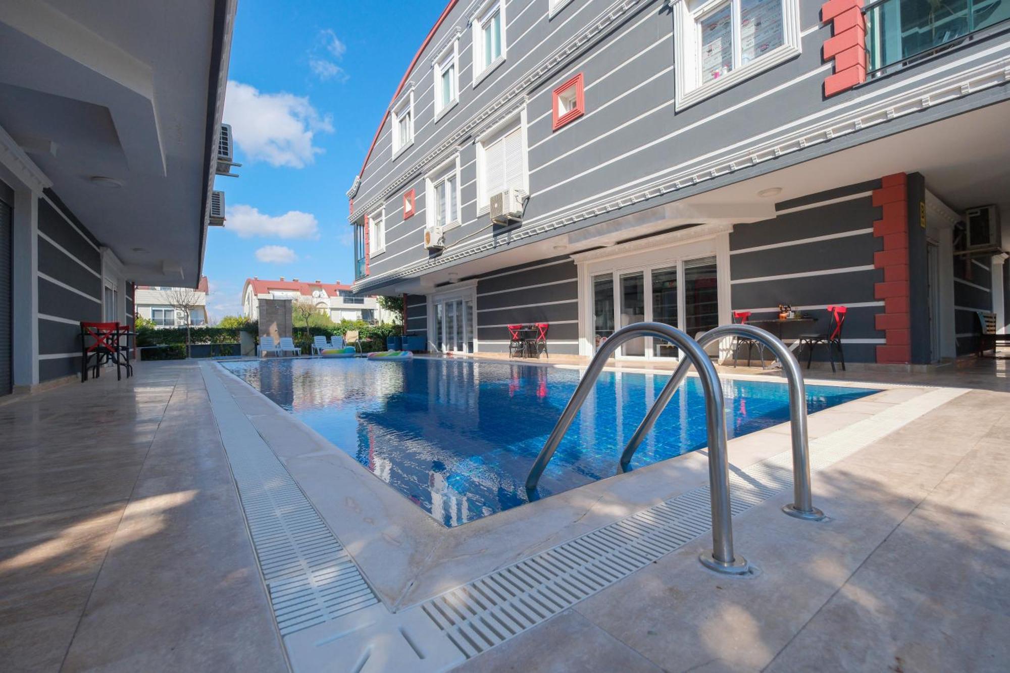 Avullar Palace Otel *