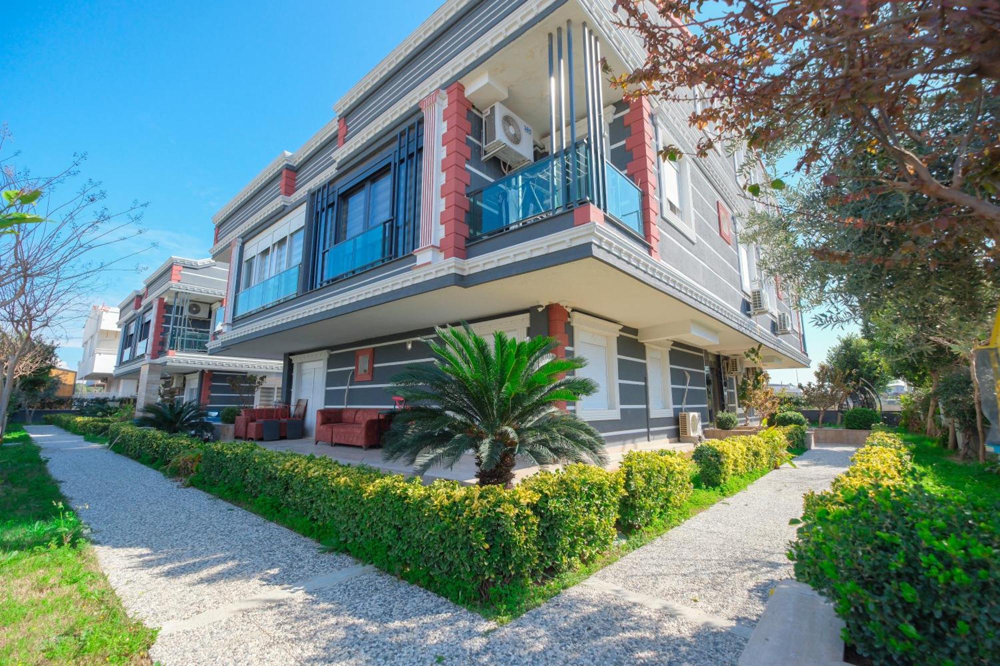 Avullar Palace *