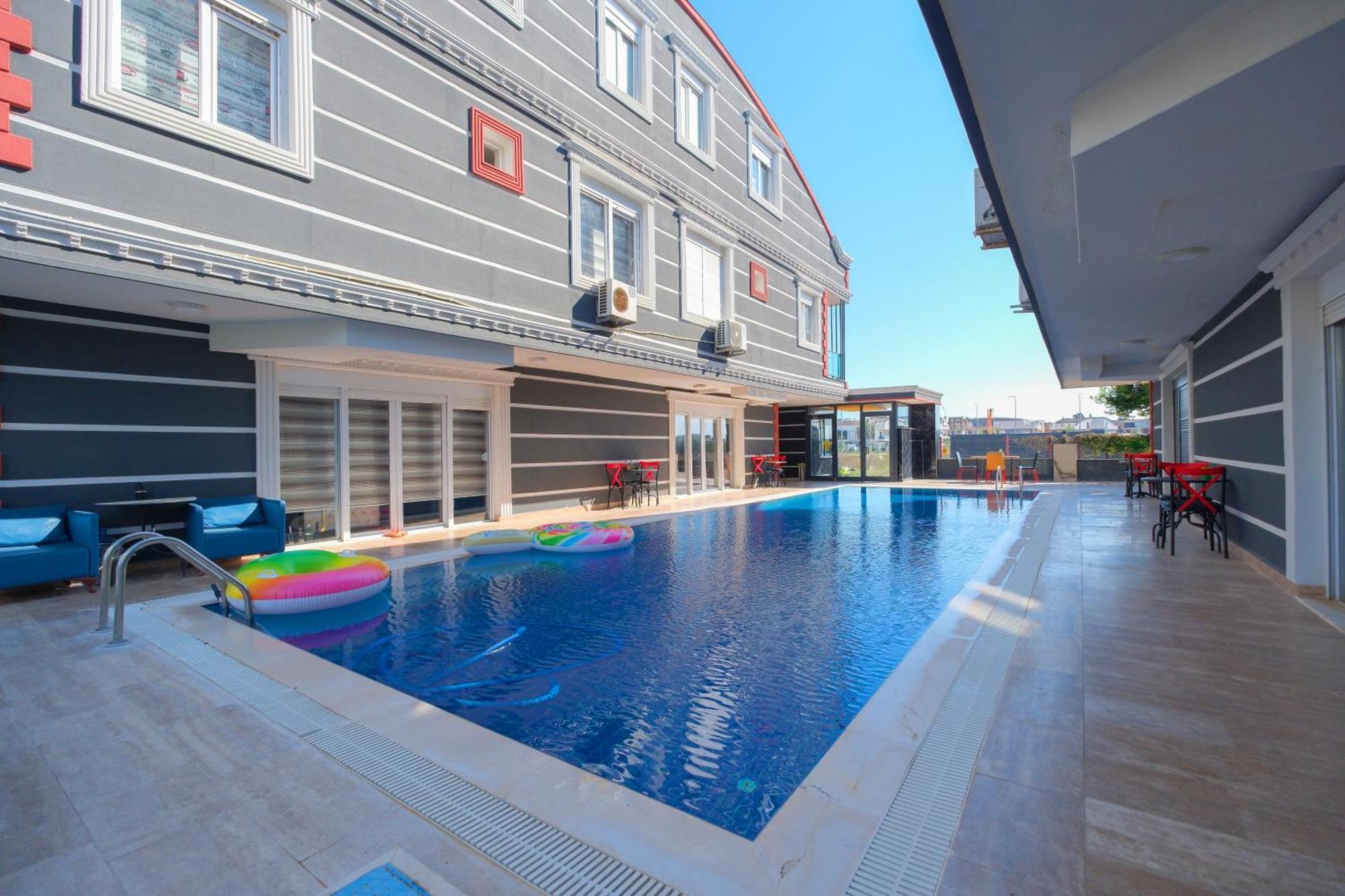 Avullar Palace Otel *